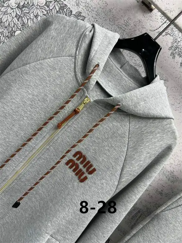 MiuMiu S-XL  (135)